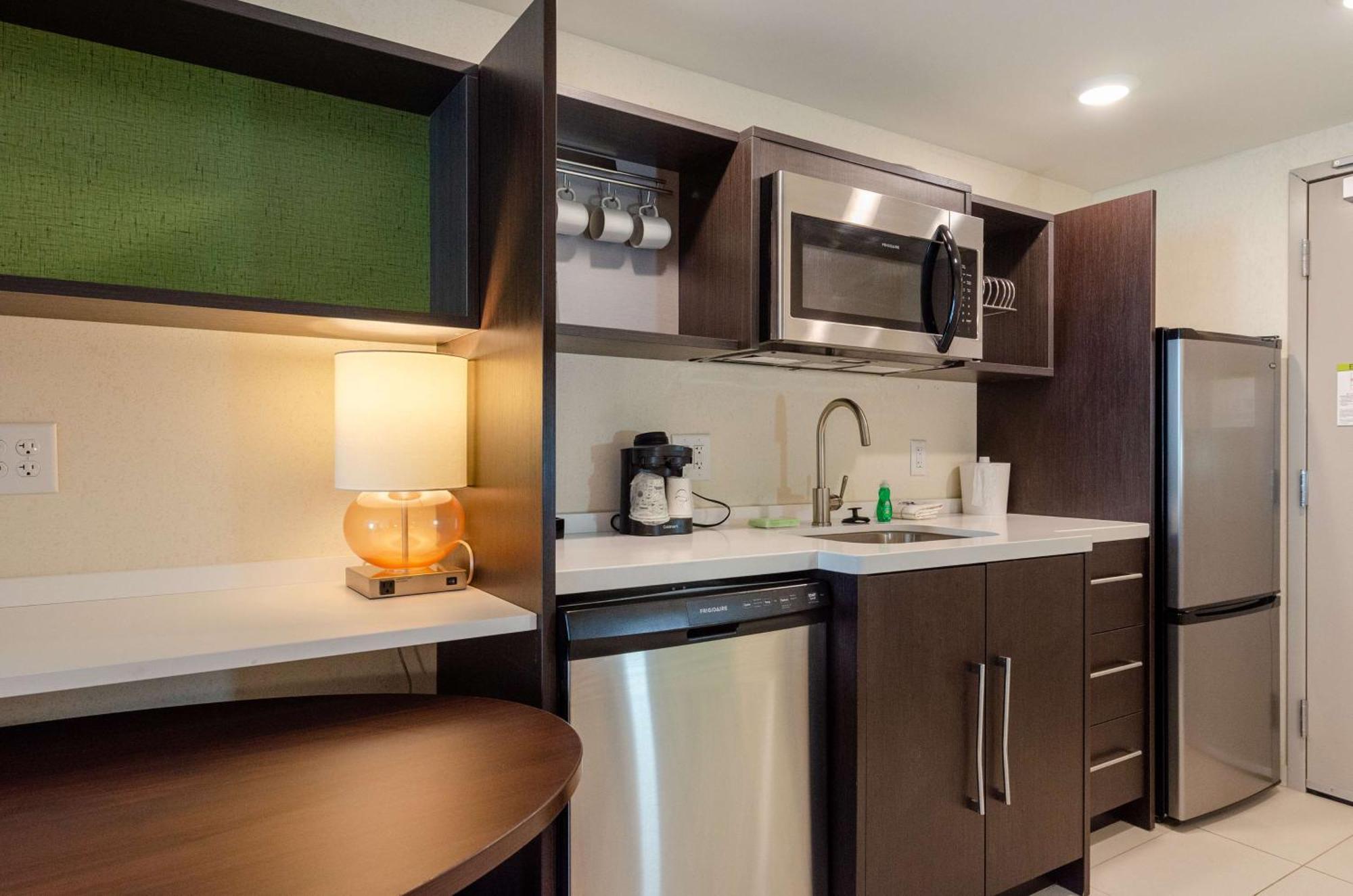 Home2 By Hilton Camp Creek Parkway, Ga 3* Atlanta